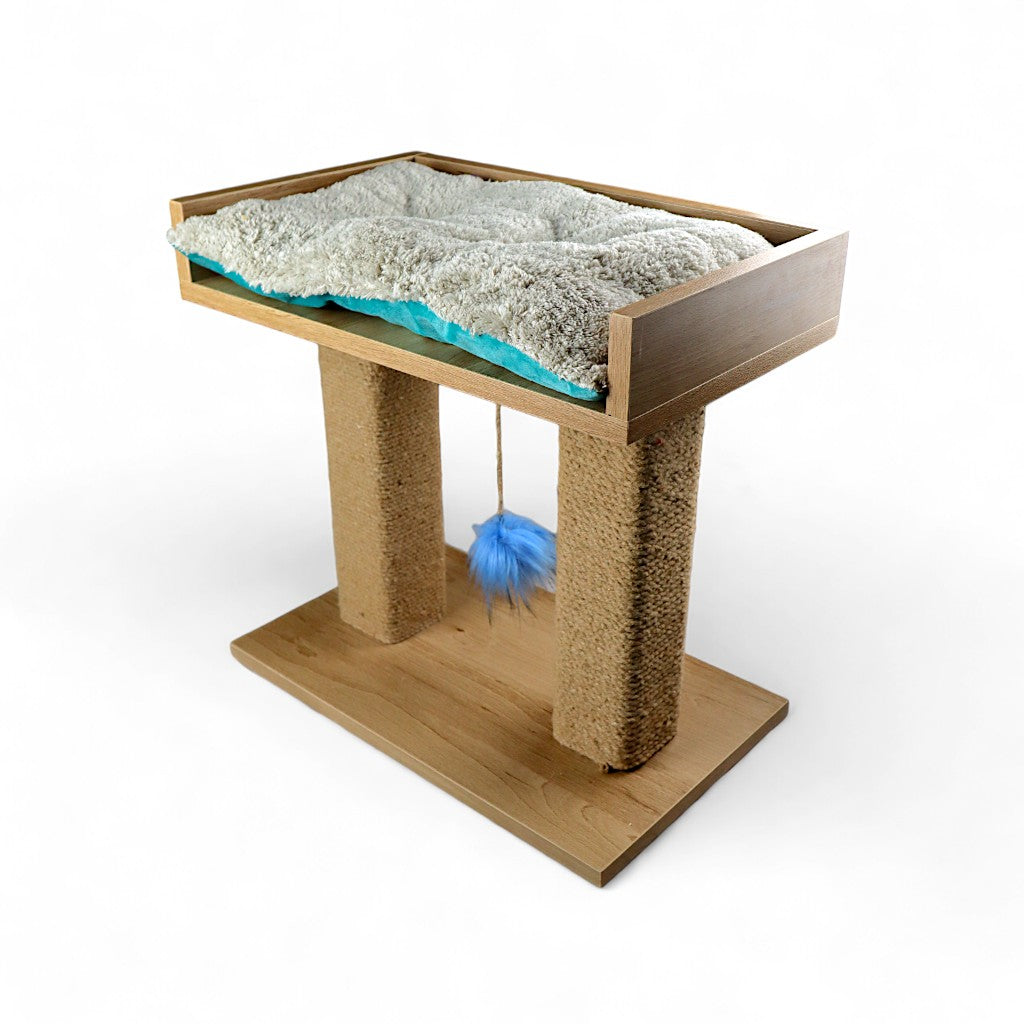 Petmoda Scratching Post and Play Tower With bed in roof With catnip