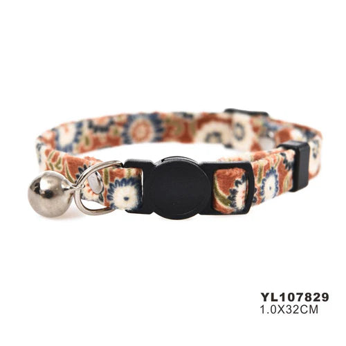 Naomi cat collar with a Bell Trixie